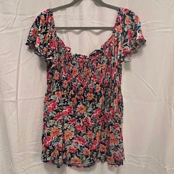 Torrid- Black Floral Top w/ Elastic- Size 3 - Picture 1 of 3